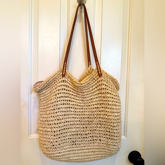 Cappelli Straworld Zippered Straw Tote Bag purchased in Waikiki Beach, Hawaii - Picture 2 of 7